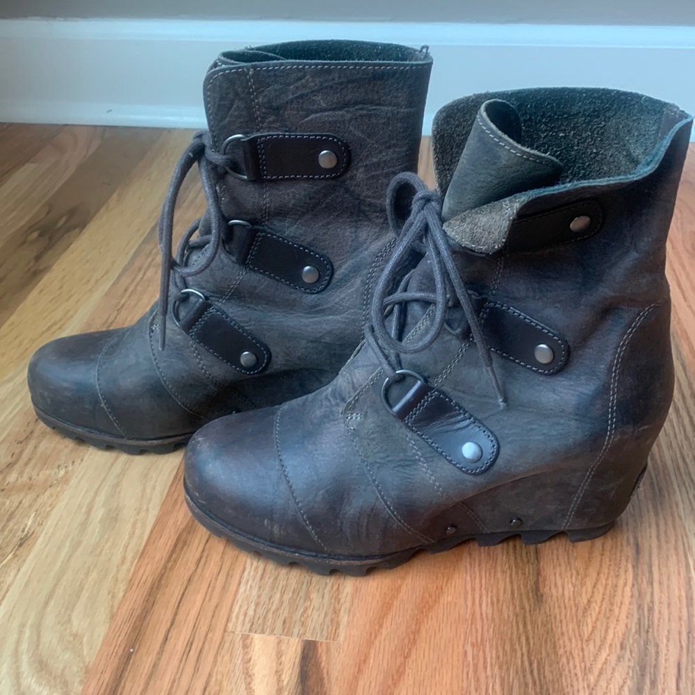 Sorel Joan of Arctic Mid Boots